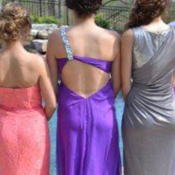 La Femme Prom Dress - Picture 9 of 10